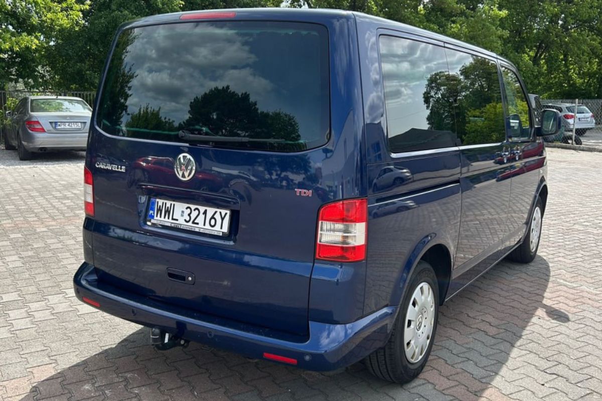 VOLKSWAGEN T5 CARAVELLE