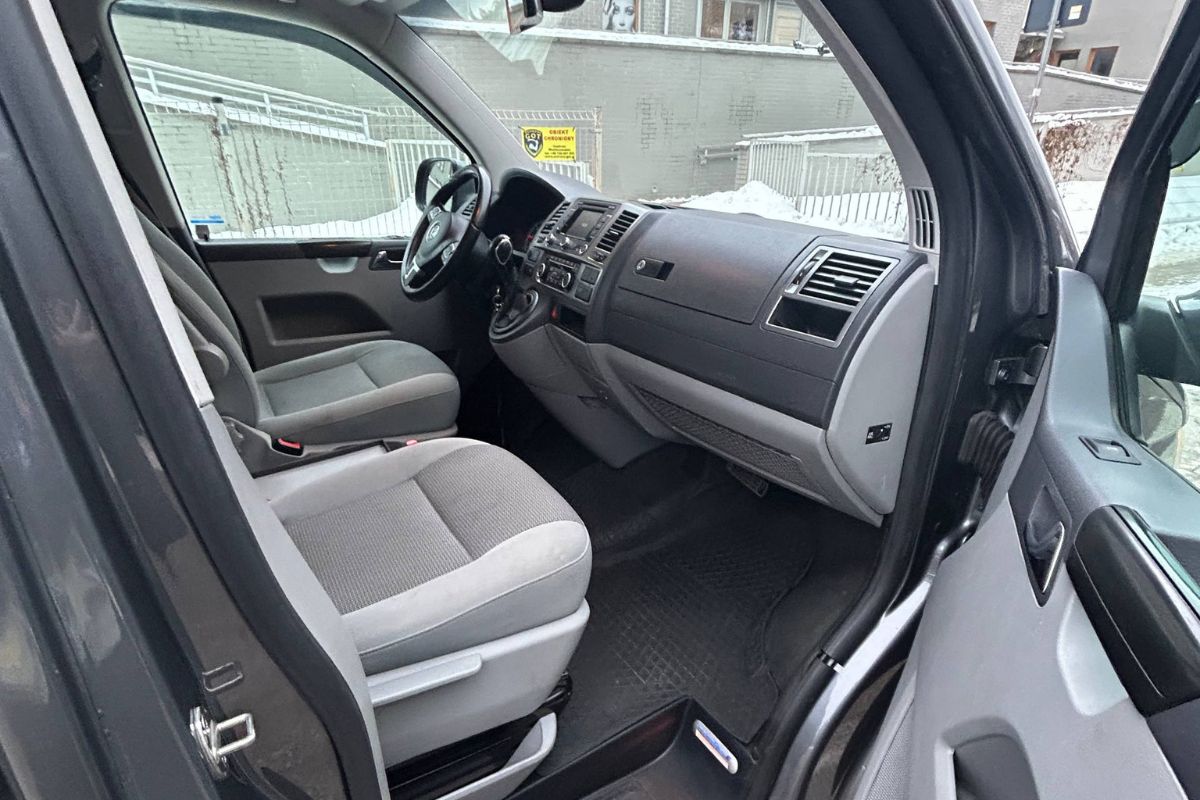 VOLKSWAGEN T6 CARAVELLE