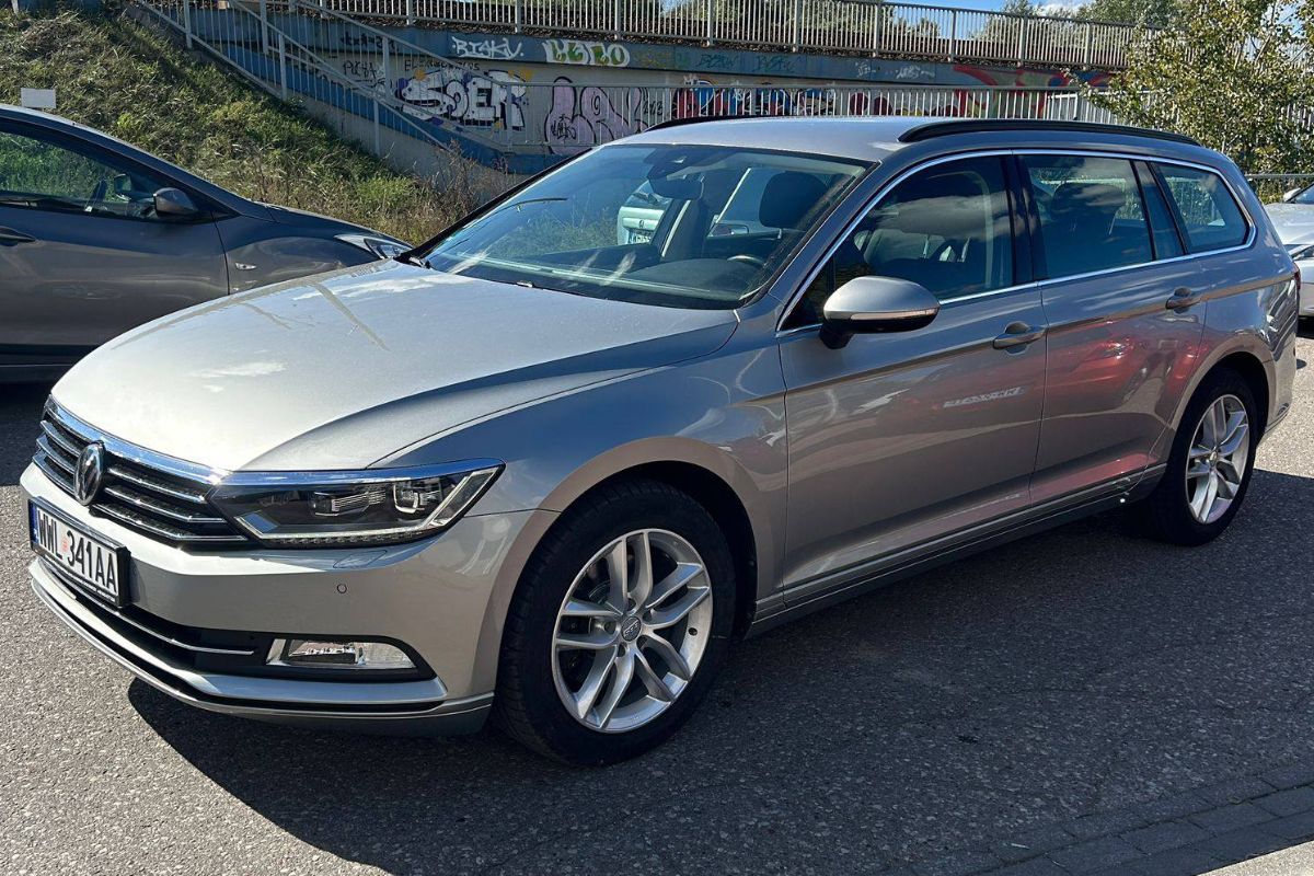 VOLKSWAGEN PASSAT
