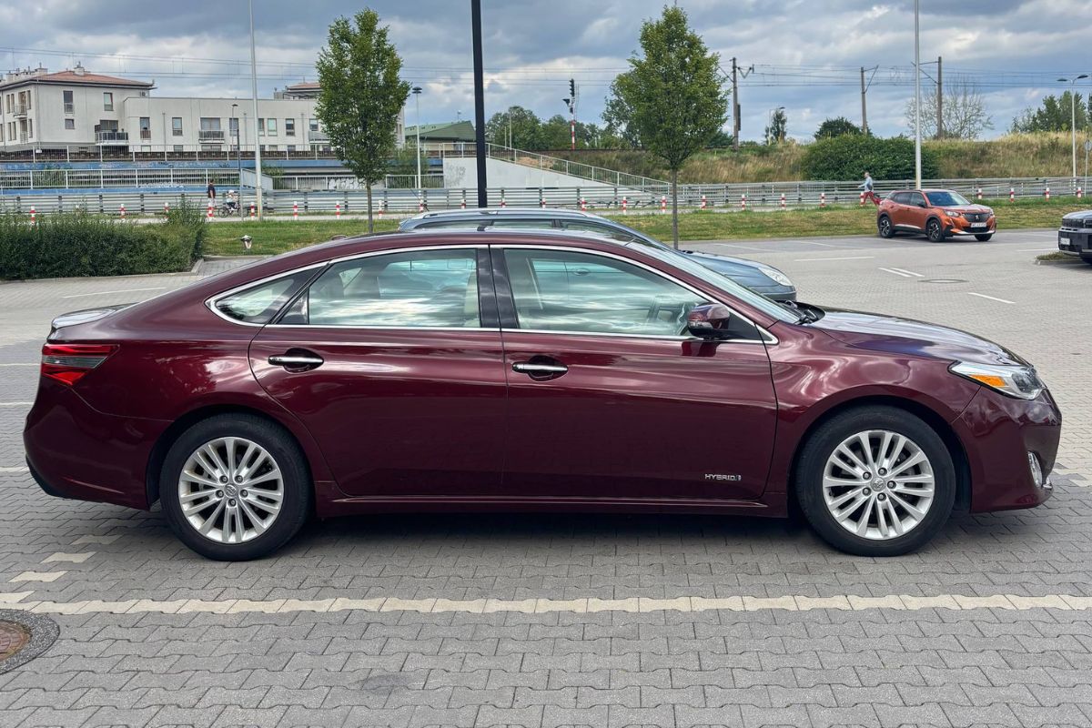 TOYOTA AVALON