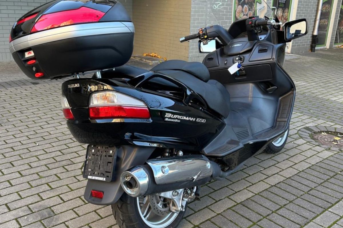 MAXI SKUTER SUZUKI BURGMAN 650