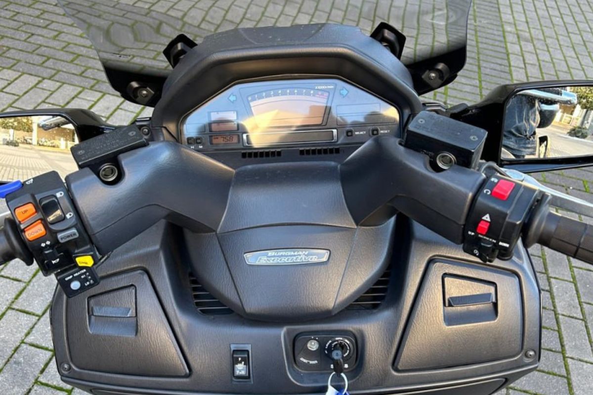 MAXI SKUTER SUZUKI BURGMAN 650